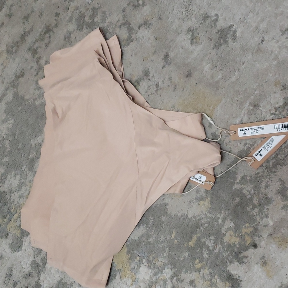 Skims high waisted thongs, 5 pairs